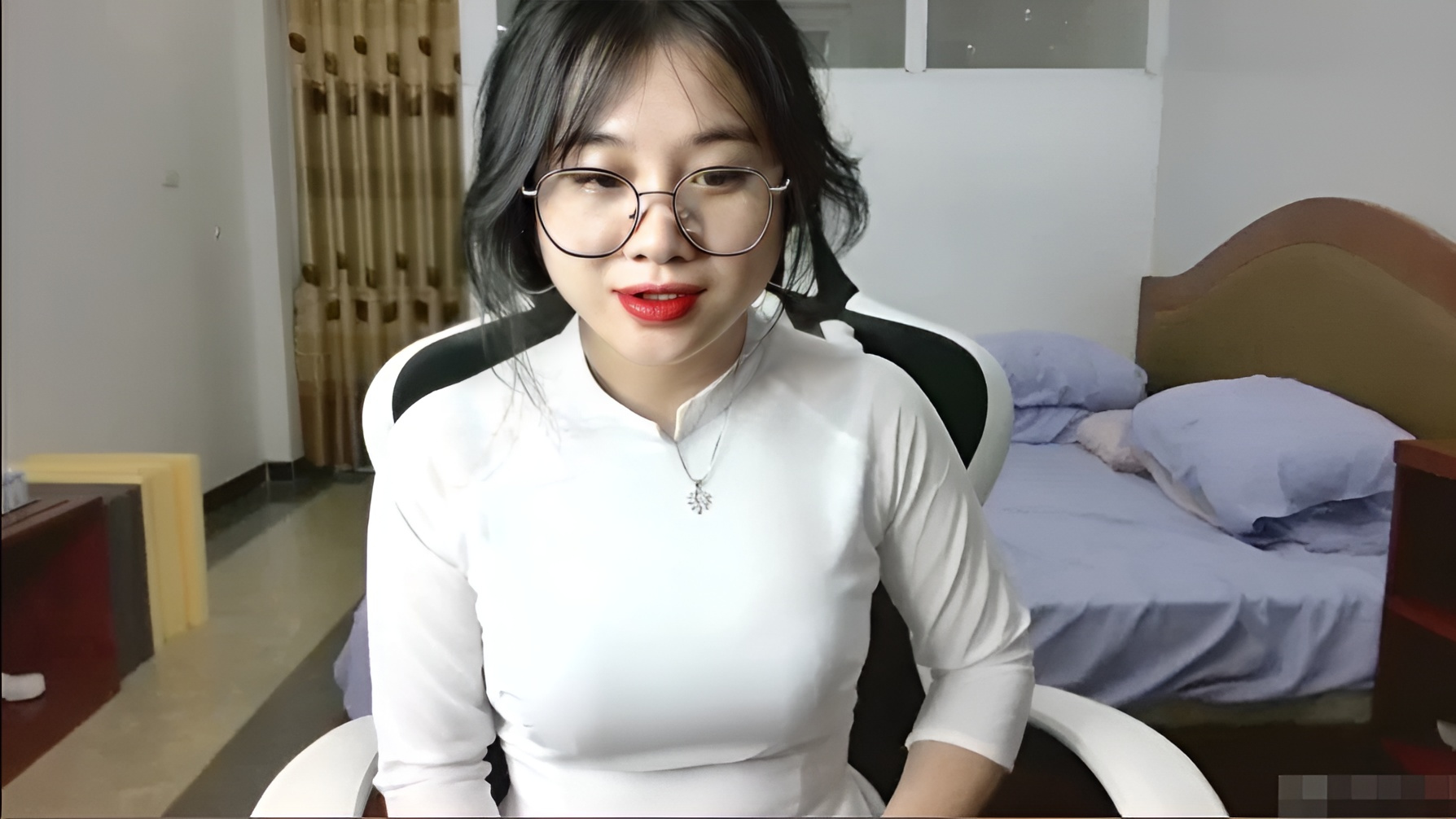 Buổi live áo dài của em Anna Gấu
